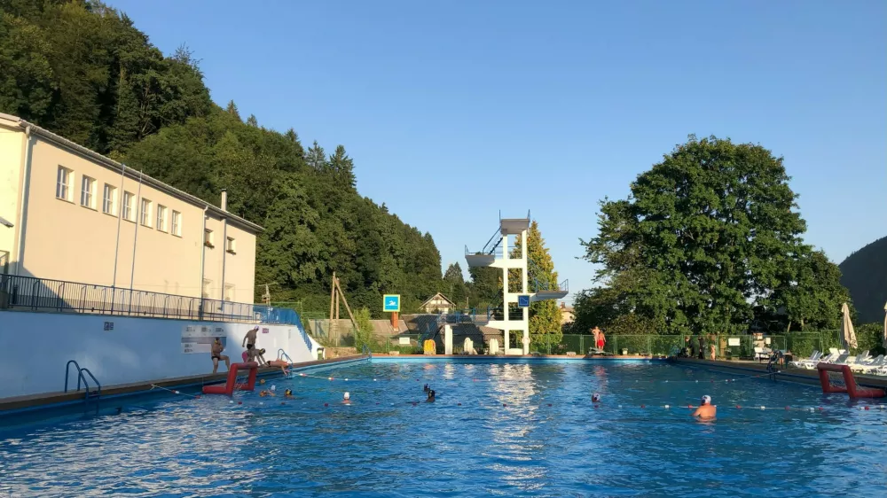 Bazen na Ukovi po prenovi spet poln, obiskuje ga vse več turistov