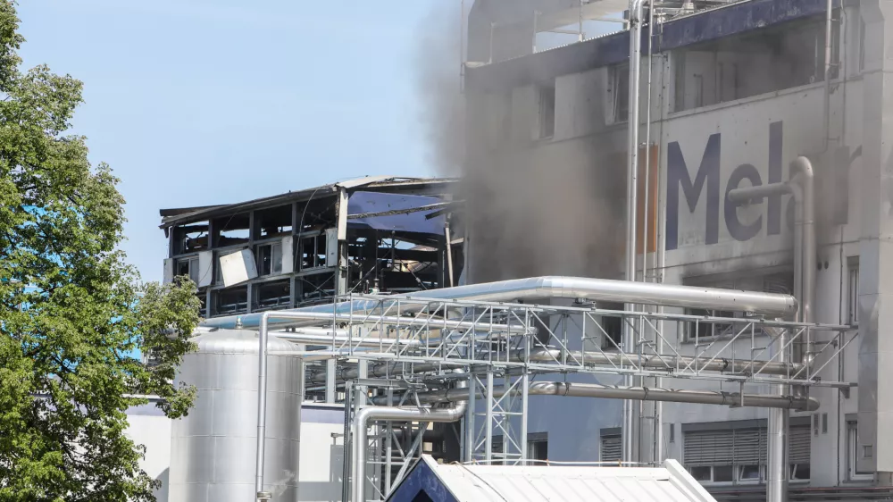 - 12.05.2022 – Kočevje – požar - eksplozija v kemični tovarni Melamin - razneslo kotel v proizvodnji - poškodovanih več kot dvajset oseb, dve osebi huje opečeni //FOTO: Bojan Velikonja