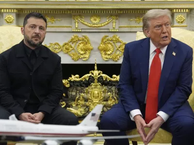 President Donald Trump meet with Ukraine's President Volodymyr Zelenskyy in the Oval Office at the White House, Monday, Aug. 18, 2025, in Washington. (AP Photo/Julia Demaree Nikhinson)