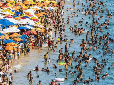 Salvador, Bahia, Brazil - January 06, 2019: Thousands of people on Boa Viagem beach in Salvador, in the Brazilian state of Bahia. / Foto: Thales Antonio
