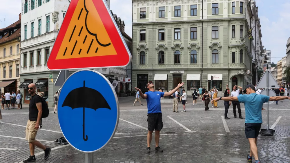 20.06.2025. Inštalacija Zmago Modica Lastno vreme v Ljubljani. Foto: Bojan Velikonja 