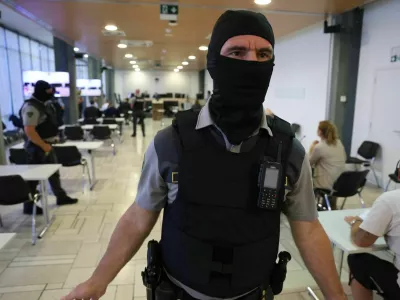 Varovanje na sojenju za umor Satka Zovka. 