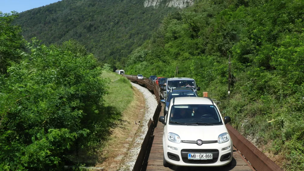 avtovlak baška grapa