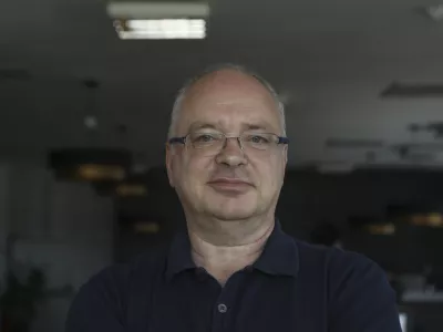 - 19.06.2023 - Dr. Dejan Verčič, profesor, avtor, podjetnik in partner v skupini Herman & partnerji, je v zadnjem desetletju, in sicer med leti 2010–2019, drugi najbolj citirani raziskovalec na področju globalnih odnosov z javnostmi na svetu. //FOTO: Luka Cjuha