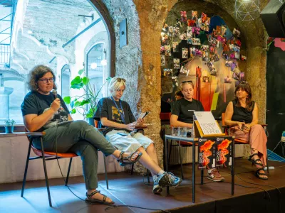 Ljubljana, Pritlicje.Novinarska konferenca pred Festivalom Grounded, ki bo potekal med 21. in 23. avgustom.