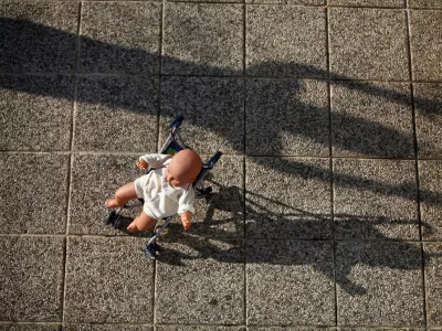 simbolična fotografija - nasilje nad otroci - pedofilija - Hiša zavetja Palčica - prehodni dom za zlorabljene otroke v predšolskem obdobju stare od 0 do 6 let, Brvace 41 - Grosuplje//FOTO: Luka CjuhaOPOMBA: ZA OBJAVO V PRILOGI - DNEVNIKOV OBJEKTIV - INTERVJU 2012