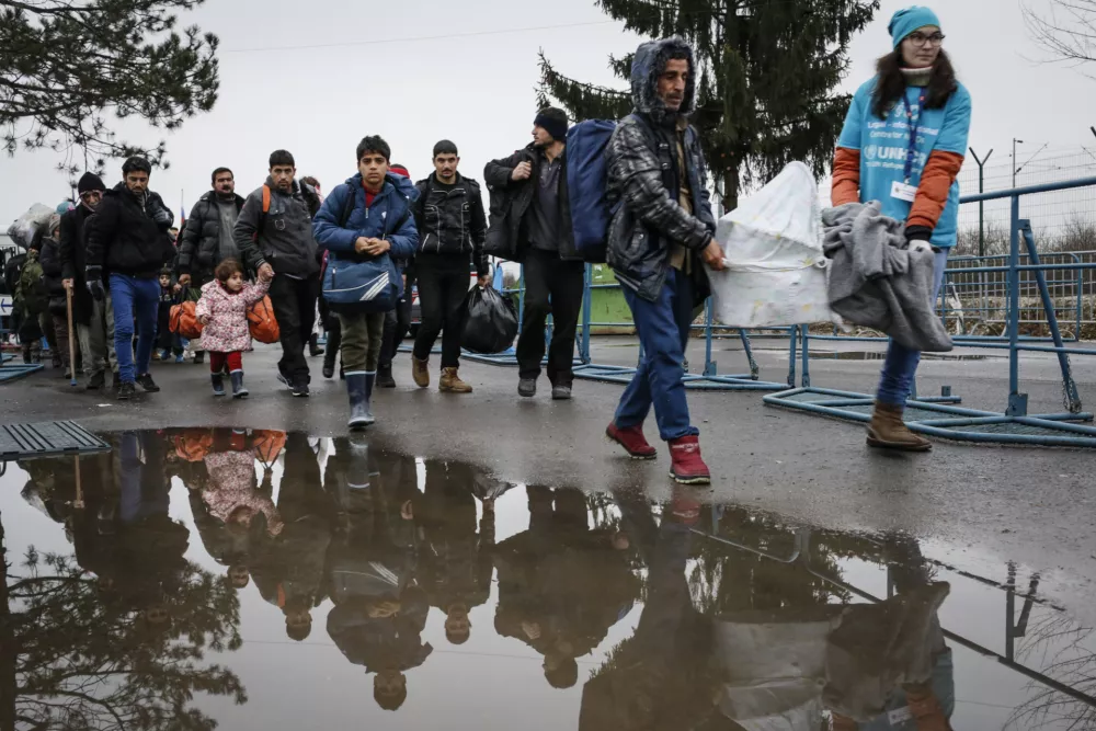 ﻿- 17.02.2016 - Sprejemni begunski center Dobova -- Begunci 2016 - migracije po zahodni balkanski poti - migracijska pot beguncev iz Sirije, Afganistana in Iraka čez Balkan proti zahodni Evropi - evropska begunska kriza - migranti   ///FOTO: Luka Cjuha.