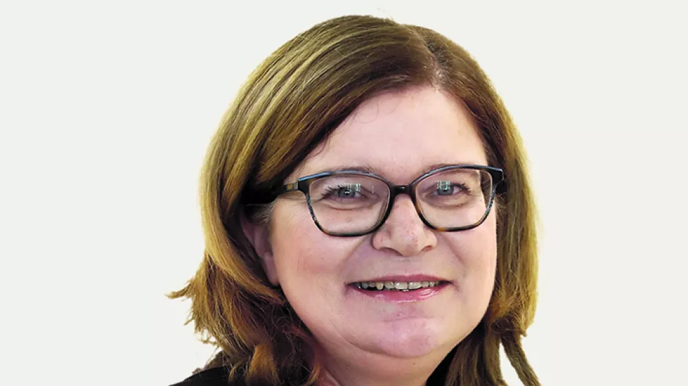 Meta Černoga- Redakcija Dnevnik 2024 - portreti za komentarje in kolumne - kolumnisti - komentatorji – novinarji - portret //FOTO: Luka Cjuha