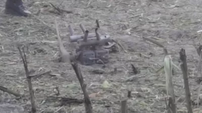 Posnetek padlega drona na Poljskem, predvidoma naj bi šlo za iranski tip Šahed, ki ga uporablja Rusija.