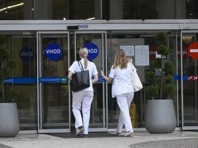  - 09.01.2024 – opozorilna stavka zdravnikov in zobozdravnikov - zdravniki in zobozdravniki zaradi neuresničenih zavez vlade iz že sklenjenih sporazumov opozorilno stavkali. protest //FOTO: Nik Erik Neubauer 