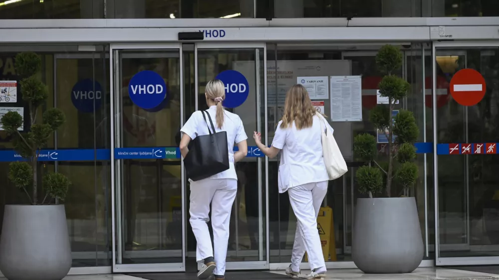  - 09.01.2024 – opozorilna stavka zdravnikov in zobozdravnikov - zdravniki in zobozdravniki zaradi neuresničenih zavez vlade iz že sklenjenih sporazumov opozorilno stavkali. protest //FOTO: Nik Erik Neubauer 