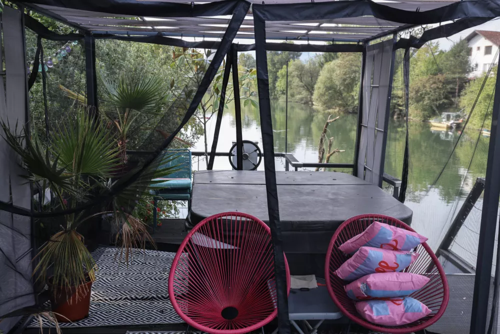 - 20.08.2025 - ogled plavajočih hišk na Ljubljanici//FOTO: Jaka Gasar