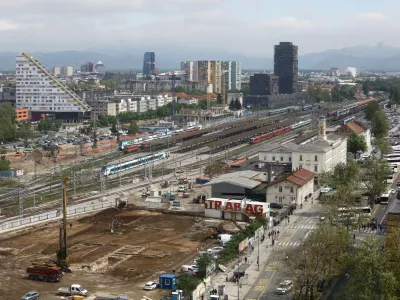 17.04.2024 - gradbišče zasebnega projekta Emonika City - potniški center Ljubljana - železniška postaja - avtobusna postajaFOTO: Luka Cjuha