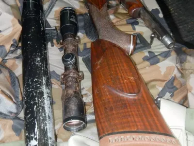 Lovska puška z dušilcem