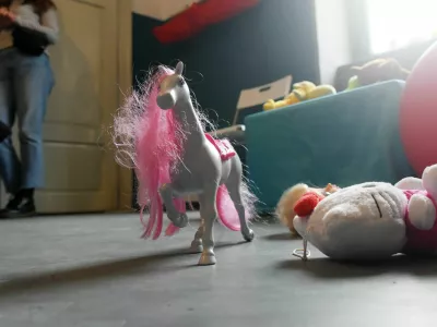 Otroške igrače, konj in helly kity