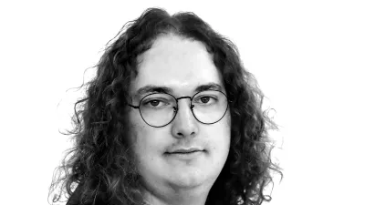 Gašper Stražišar- Redakcija Dnevnik 2024 - portreti za komentarje in kolumne - kolumnisti - komentatorji – novinarji - portret //FOTO: Luka Cjuha