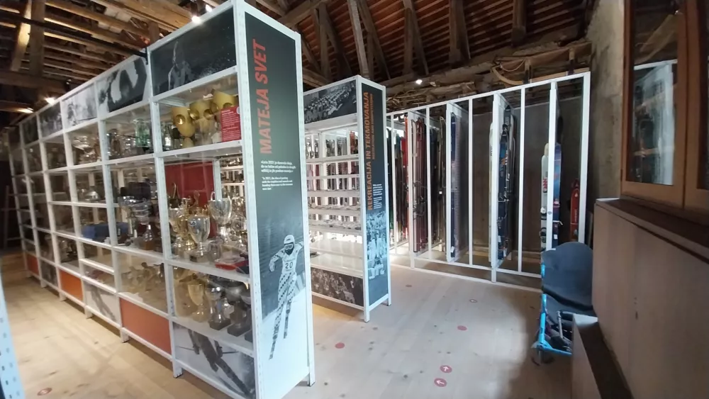 Tržiška zgodovina med tramovi Pollakove kajže