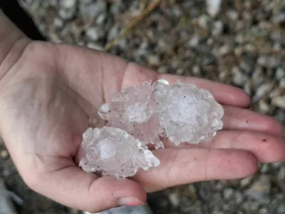 Toča Vrhnika Foto: Facebook/Meteoinfo Slovenija/Sabina Novak