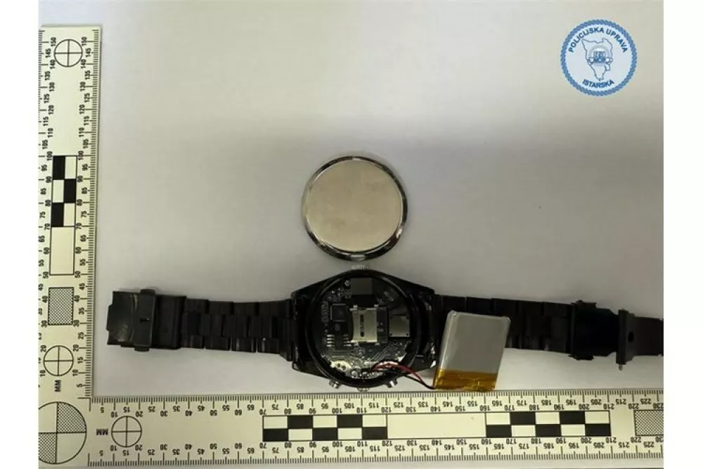 Prijeli več moških: Nad gole otroke s pisali, hladilnimi skrinjami in urami