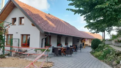 Okrepčevalnica Stari grad Smlednik: V objemu grajskih legend in domačih okusov