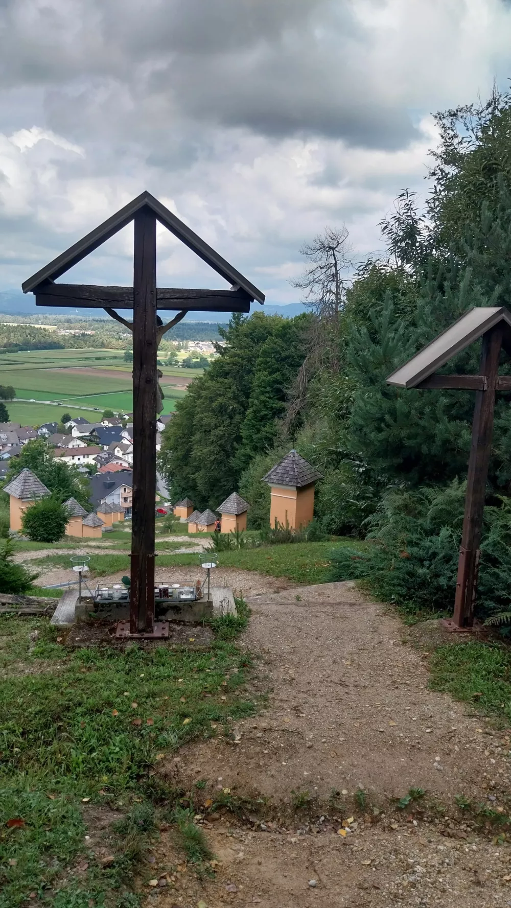 Koče v okolici Ljubljane: V objemu grajskih legend in domačih okusov