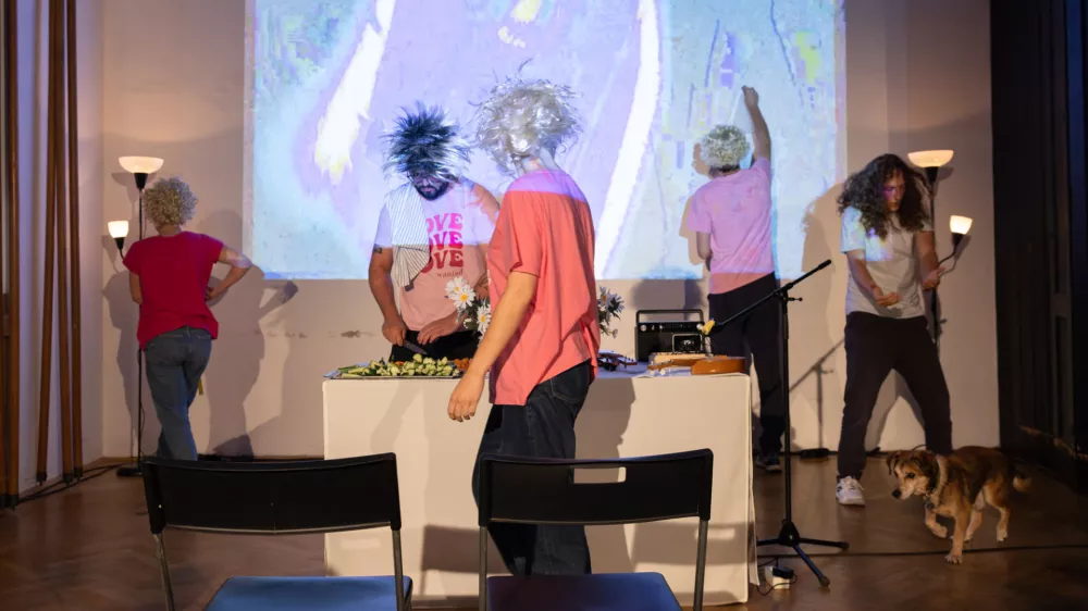 Mladi levi 2025: 03. JULIJ, 1998, NIČ NIKOLI ZARES NE UMRE Režija: Filip Mramor 