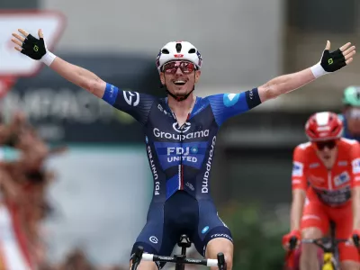 Cycling - Vuelta a Espana - Stage 3 - San Maurizio Canavese to Ceres - San Maurizio Canavese, Italy - August 25, 2025 Groupama-FDJ's David Gaudu celebrates winning stage 3 REUTERS/Manon Cruz