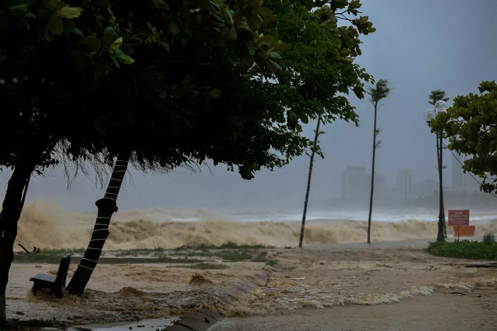 Waves approach Cua Lo beach, while Typhoon Kajiki approaches Nghe An province, Vietnam, August 25, 2025. REUTERS/Minh Nguyen