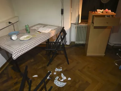 - simbolična fotografija – nasilje nad ženskami- 24.10.2023 - Hiša strahov - ozaveščanje o nasilju nad ženskami, Rimska ulica 3 v Ljubljani //FOTO: Luka Cjuha