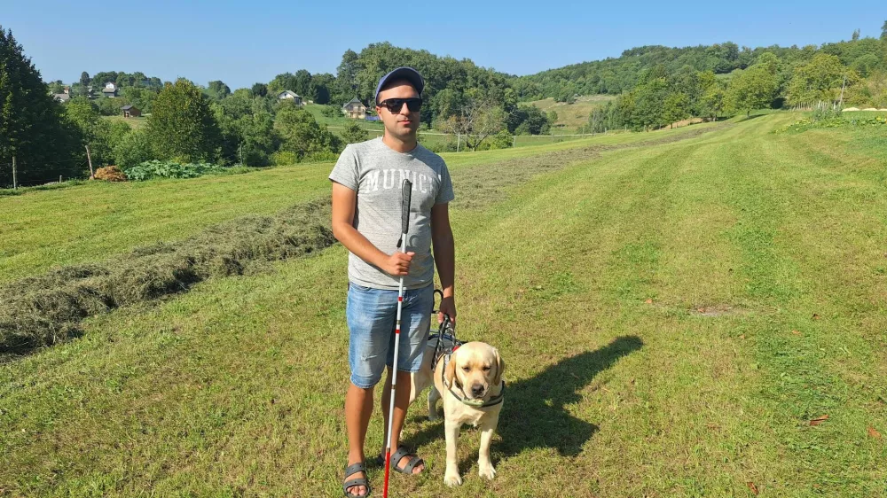 Čeprav ne vidi, mu je marsikaj kristalno jasno