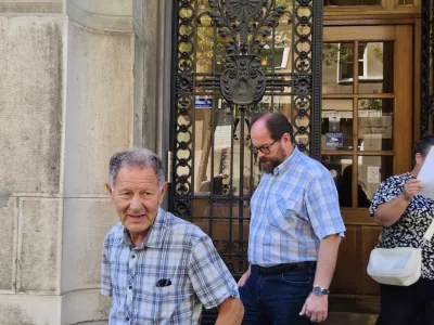 Maribor, sodisce.Predobravnavni narok za Kosto Tabakovica zaradi domnevnega hudodelskega zdruzevanja.Zagovornik Boris Marcic in obdolzeni Kosta Tabakovic.Foto. Andreja Sersen Dobaj/STA