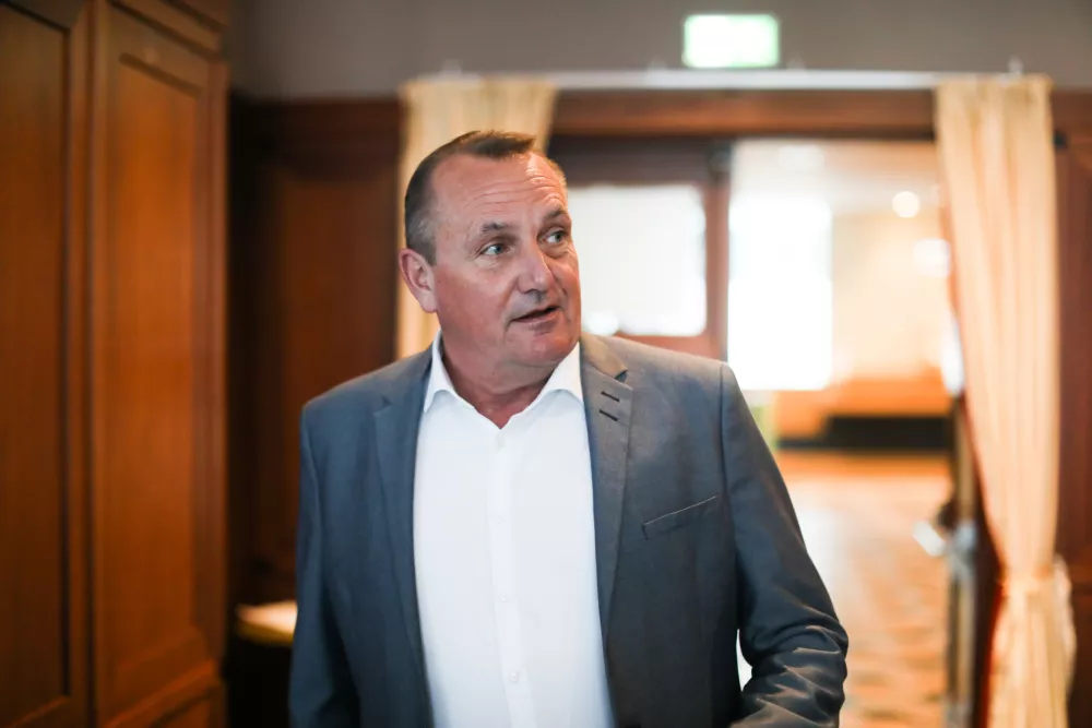 predsednik Odbojkarske zveze Slovenije Metod Ropret - 05.04.2023 – Odbojkarska zveza Slovenije – predstavitev novega selektorja slovenske moške članske reprezentance v odbojki Gheorgheja Cretuja //FOTO: Bojan Velikonja