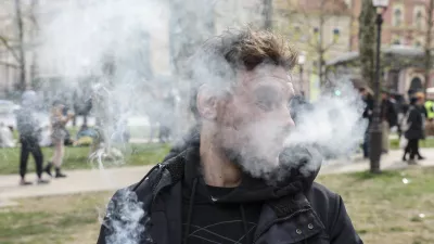 - simbolična fotografija: joint – konoplja – marihuana –  - 20.04.2023 – Kongresni trg - tradicionalni Marihuana marš 2023 v organizaciji Študentske organizacije Univerze v Ljubljani - //FOTO: Jaka Gasar