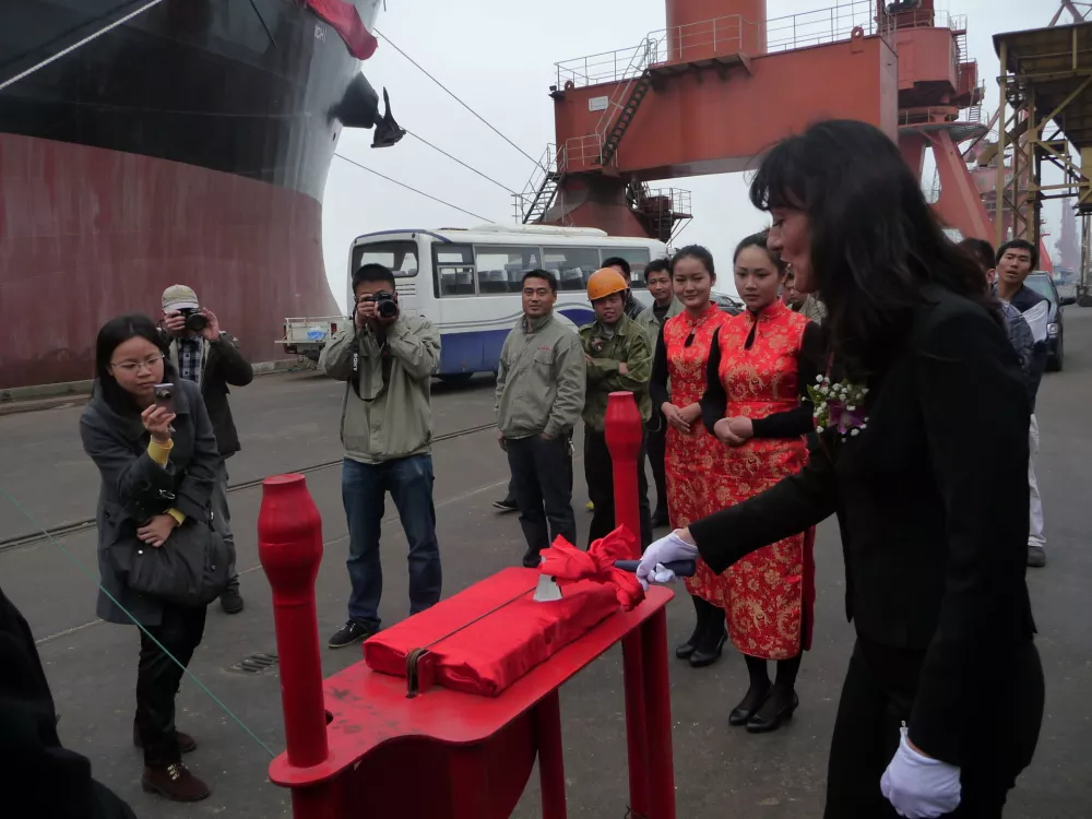 Duška Žitko, botra ladje Portorož, krst ladje, Kitajska Nantong, leto 2011 / Foto: Katja Gleščič 