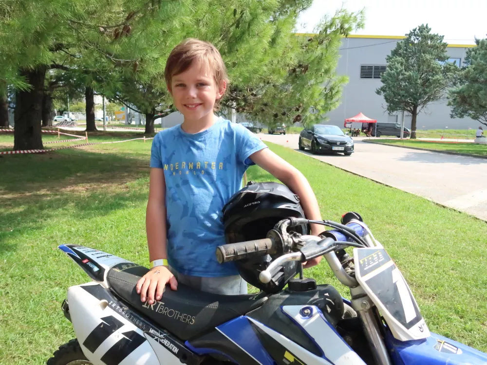 Svit Salčnik: Najtežji so bili ovinki. Ko zavijam, se mi zdi, kot bi me včasih hotelo odnesti na rob steze. / Foto: Nataša Bucik Ozebek