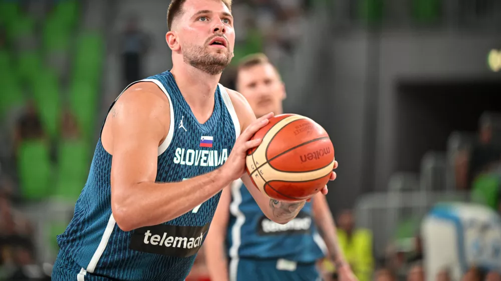 Ljubljana, Stozice.Prijateljska kosarkarska tekma med Slovenijo in Veliko Britanijo v okviru priprav na EP.Slovenski kosarkar Luka Doncic.