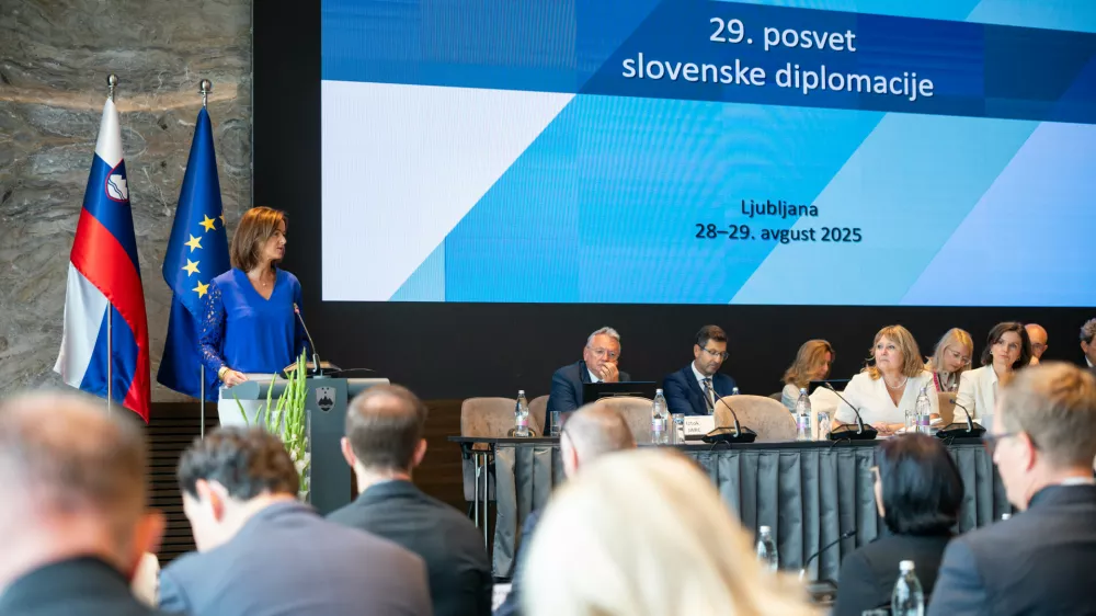Ljubljana, Hotel Plaza.Letni posvet slovenske diplomacije.Ministrica za zunanje in evropske zadeve Tanja Fajon.