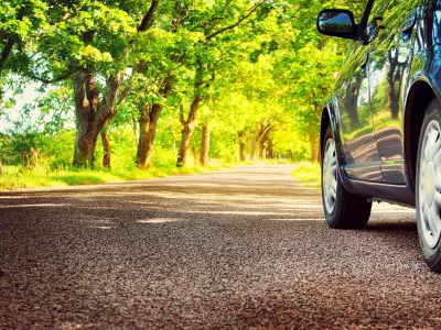 Če bodo temperature še naprej tako visoke, bo priporočljivo avtomobilom kmalu nadeti letne pnevmatike. 