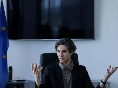 Zakon, ki prinaša več koristnih rešitev za delavce, blokirajo zaradi enega člena