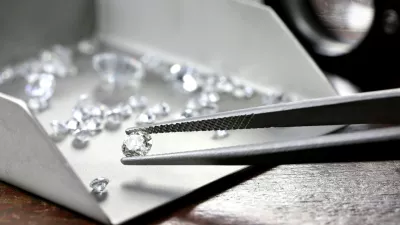 V trezorjih je bilo veliko nakita in diamantov. Nikoli pa ne bo znano, kaj vse so v njih našli. / Foto: Istock