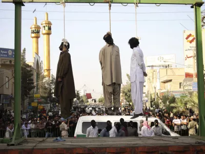 ATTENTION EDITORS - VISUALS COVERAGE OF SCENES OF DEATH OR INJURYHaji Notizehi, Gholamrasool Shahoozehi and Zabiollah Narouie, the three men whom were convicted of involvement in a bomb attack on a mosque that killed 25 people, are executed in the city of Zahedan, 1076 km (668 miles) southeast of Tehran, May 30, 2009. The bombing in a crowded Shi'ite mosque on Thursday evening wounded more than 120 people in the southeastern city of Zahedan, two weeks before a presidential election in the Islamic Republic.  REUTERS/Stringer  (IRAN CONFLICT POLITICS IMAGES OF THE DAY)TEMPLATE OUT