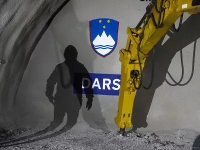 simbolična fotografija DARS18.3.2024 - predor Karavanke - dogodek ob preboju vzhodne cevi avtocestnega predora Karavanke, nagovor bo imel predsednik vlade Robert Golob, dogodka se bo udeležila tudi ministrica za infrastrukturo Alenka BratušekFoto: Luka Cjuha