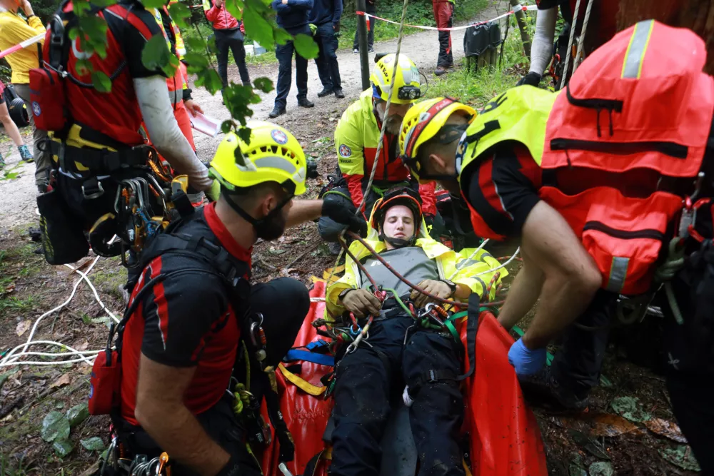Reševalne ekipe iz Slovenije in tujine so se pomerile v različnih izzivih
