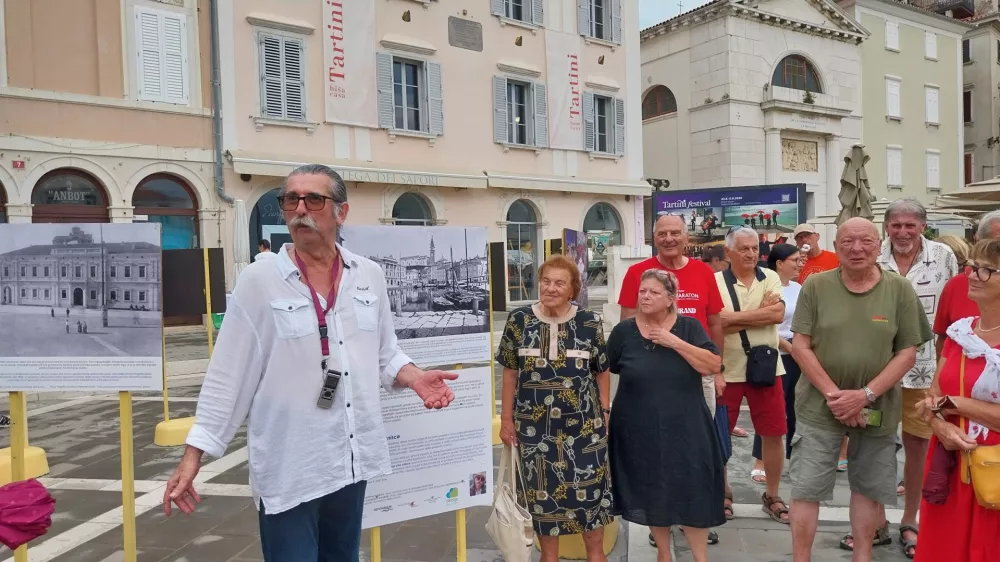 Avtor razstave Slobodan Simič Sime bo vodenje za domačine in obiskovalce Pirana pripravil ponovno v drugi polovici septembra. F Vesna Levičnik 