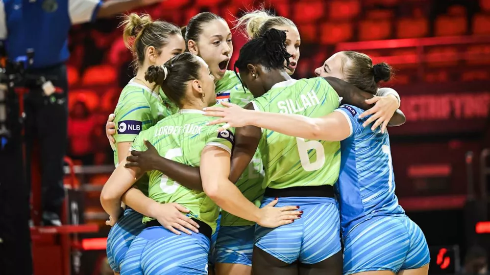 Tajska, Nakhon Ratchasima.Slovenska zenska odbojkarska reprezentanca na svetovnem prvenstvu na Tajskem.Foto: VolleyballWorld