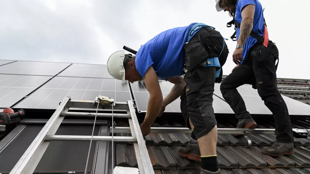 - 19.05.2023 – Vransko - montaža sončne elektrarne, Prekopa 42b //FOTO: Nik Erik Neubauer