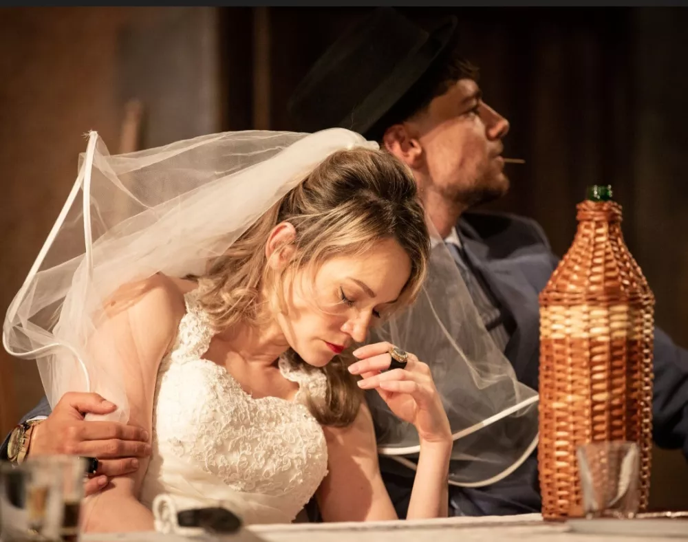 Županova Micka v režiji Vita Tauferja. F Gledališče Koper