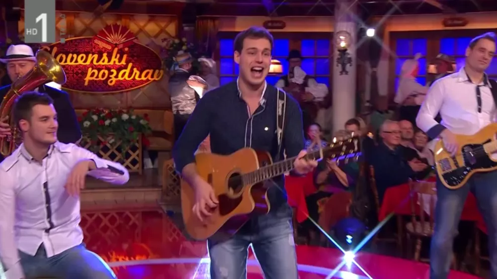 ﻿Slovenski pozdravnarodnozabavna oddaja, 2017Dejan VunjakD