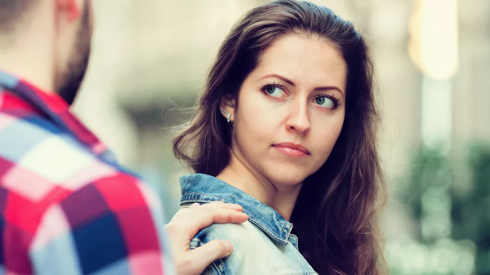 man does not succeed in getting acquainted with girl / Foto: Jackf