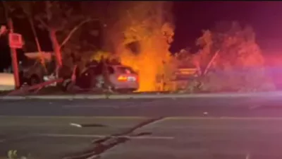 Ognjeni zublji so se hitro razširili. / Foto: Zajem Zaslona